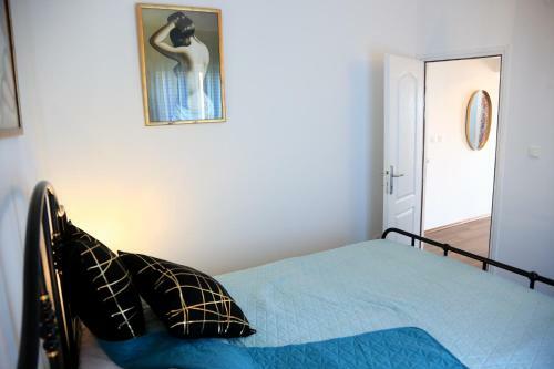 Hostal Tanya-apartments And Rooms