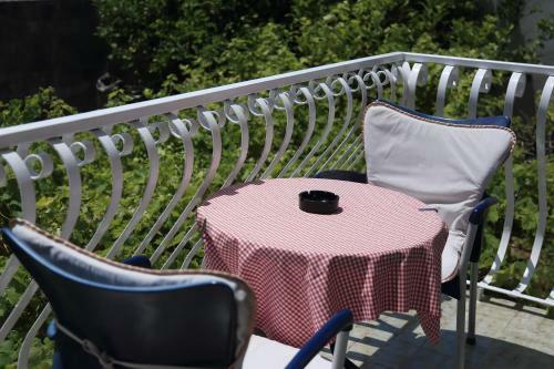 Hostal Tanya-apartments And Rooms