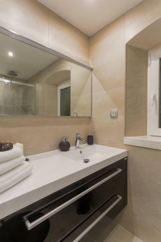 Apartamentos Azamara Old Town Residence