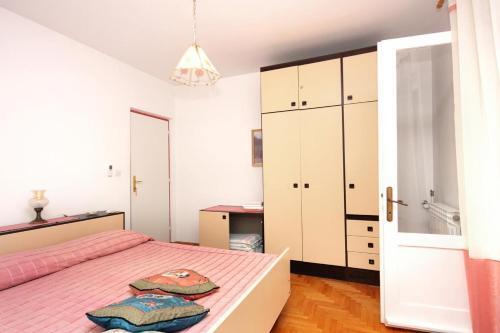 Apartments With Wifi Hvar - 5690