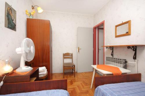 Apartments With Wifi Hvar - 5690