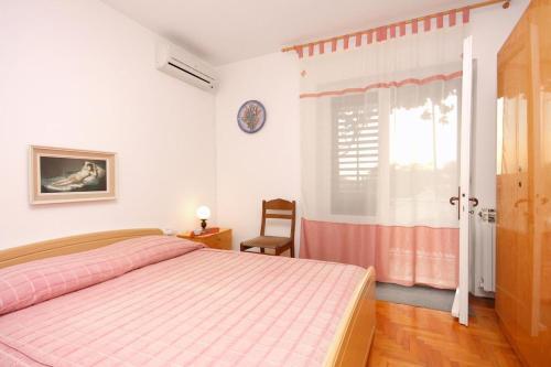 Apartments With Wifi Hvar - 5690