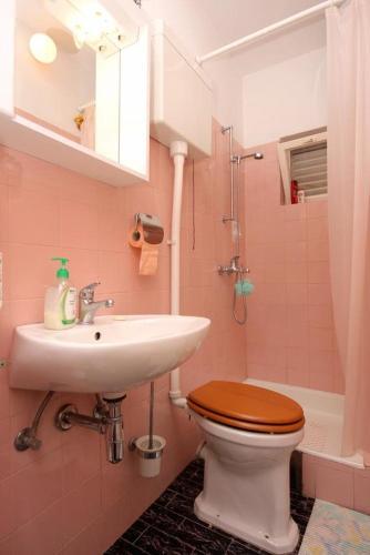 Apartments With Wifi Hvar - 5690