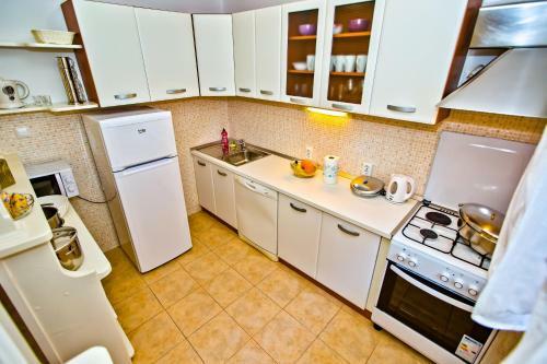 Apartments Ana II