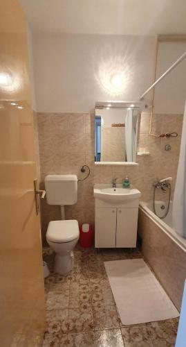 4 An Apartment For 3 In The Center