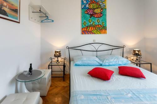 Hostal Apartments Jakic 1