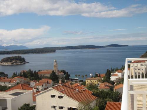 Apartmani Kre?i? 1 Hvar