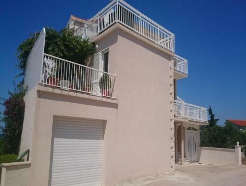 Apartmani Kre?i? 1 Hvar