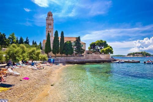 Waterfront Apartment Prosper - Hvar