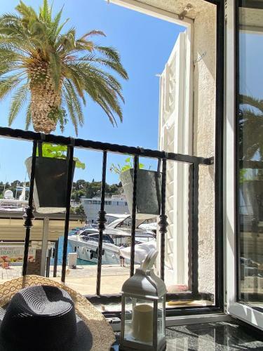Waterfront Apartment Prosper - Hvar