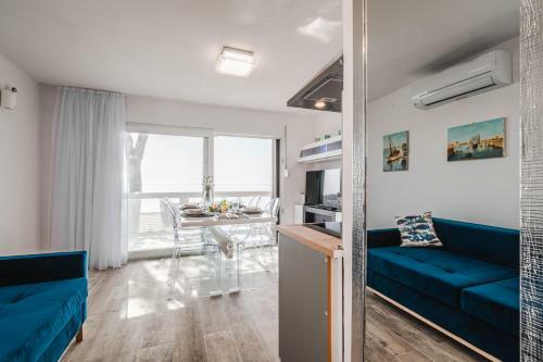 Aurora Apartment & Aurora Room