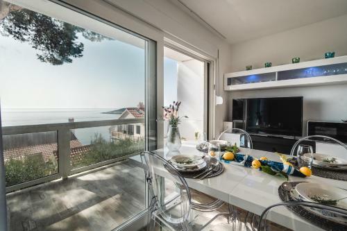 Aurora Apartment & Aurora Room