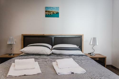 Aurora Apartment & Aurora Room