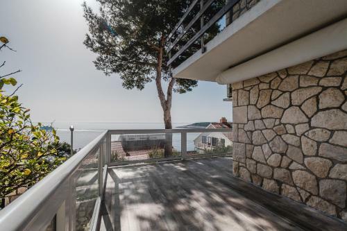 Aurora Apartment & Aurora Room