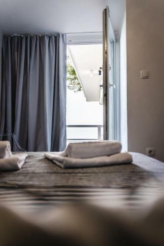 Aurora Apartment & Aurora Room