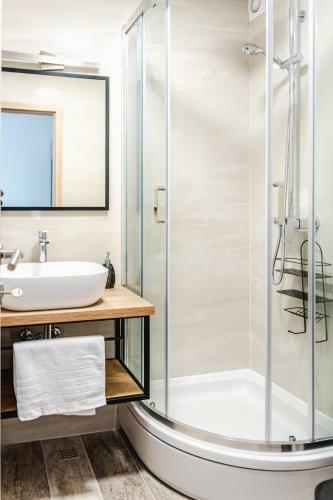 Aurora Apartment & Aurora Room