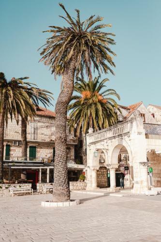 Aurora Apartment & Aurora Room