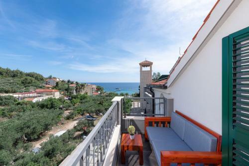 5 Bedrooms Holiday House With Sea View