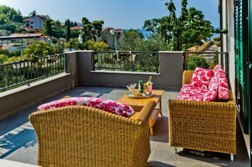 5 Bedrooms Holiday House With Sea View