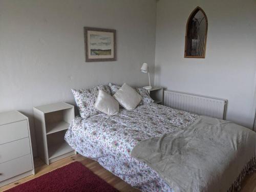 Hostal Downstairs Double Room With Swilly View Shared Large Bathroom