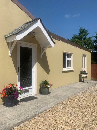 Sliabhbracken House- Entire Apartment
