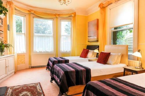 Galway Manor Banba House Sleeps 2-26