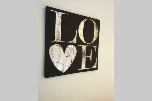 Fabulous Apartment In Eyre Square Quiet With Parking