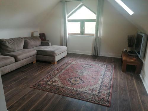 Victoria's Countryside Apartment