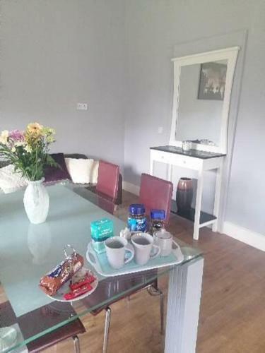 Victoria's Countryside Apartment