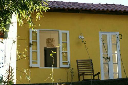 Chal� No Bosque E Cachoeirinha, Centro De Passa Quatro