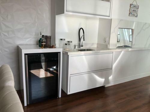Apartamento Bali Beach Vista Mar Em B. Pi�arras/sc