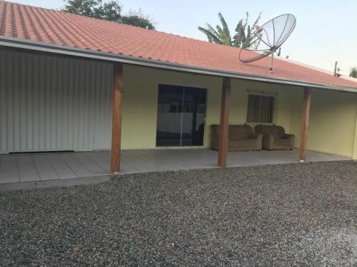 Casa 300m Da Praia No Centro Pi�arras Com Wifi Top