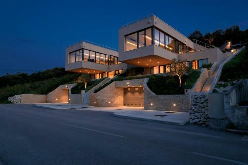 Beautiful Villa Alhena & Aurora