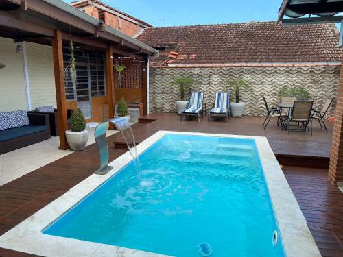 Casa Agrad�vel Com Piscina, A Poucos Passos Da Praia