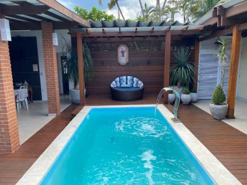 Casa Agrad�vel Com Piscina, A Poucos Passos Da Praia