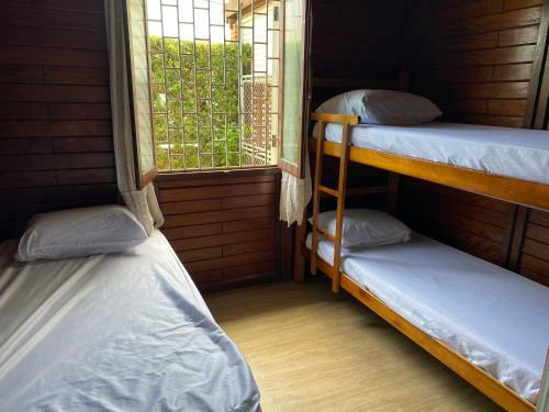 Casa Agrad�vel Com Piscina, A Poucos Passos Da Praia