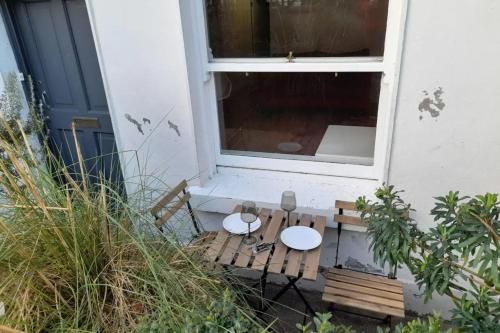 Modern 1 Bedroom Apartment In Trendy Portabello