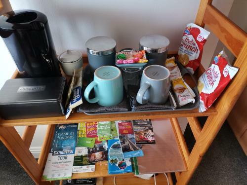 Bright And Spacious Double Room With Own Bathroom And Full Double Bed, Remote Working Equipped