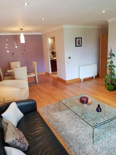 The Courtyard Apartments !!!!