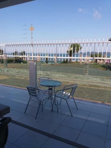 Casa De Vidro Perfeita A 25 Metros Da Praia