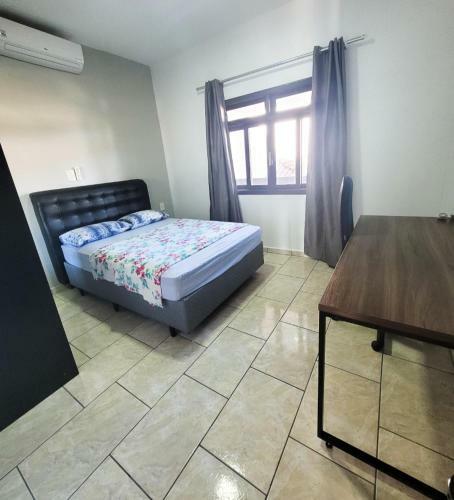 Resid�ncia White House - Casa De Piscina Em Penha.
