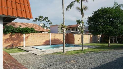 Casa Com Piscina Pr�xima Ao Beto Carrero
