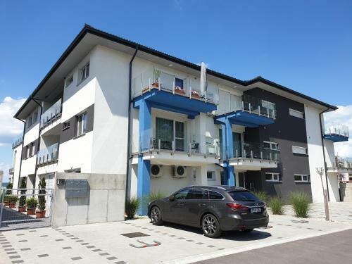 Heaven's Gate Apartment Fony�d