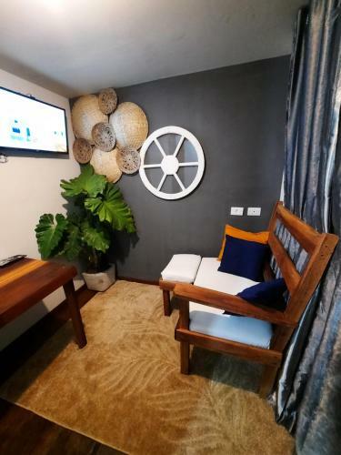 Casa Container Vermelha, Pr�ximo A Trindade!