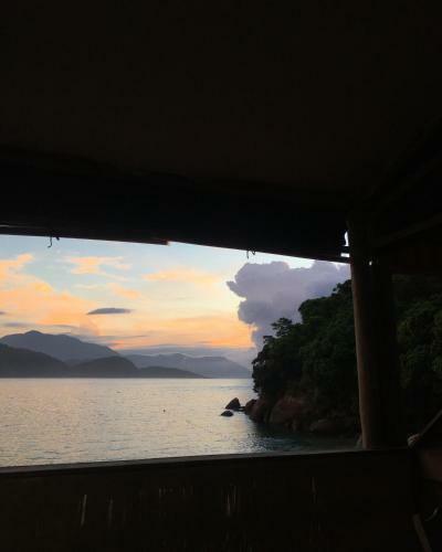 P� Na Areia Chal� Dos Ranchos Trindade