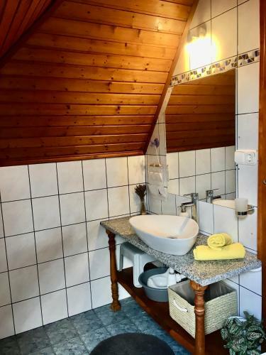 Hostal Marta Guest House