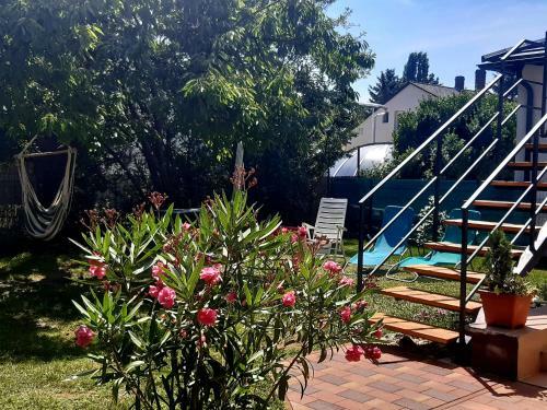 Cs&m Vend�gh�z Gyenesdi�s