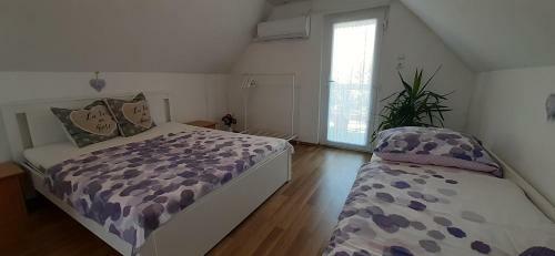 Cs&m Vend�gh�z Gyenesdi�s