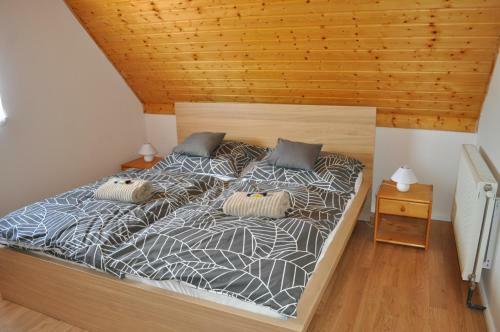 Sarkcsillag Vend�gh�z Gyenesdi�s