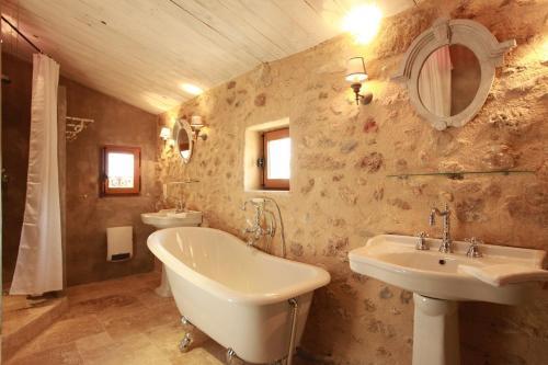 Hostal Les Remparts